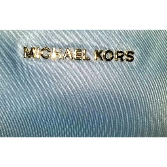 Michael Kors Leila Large Nylon Camera Bag NWOT 💙 - Picture 10 of 10
